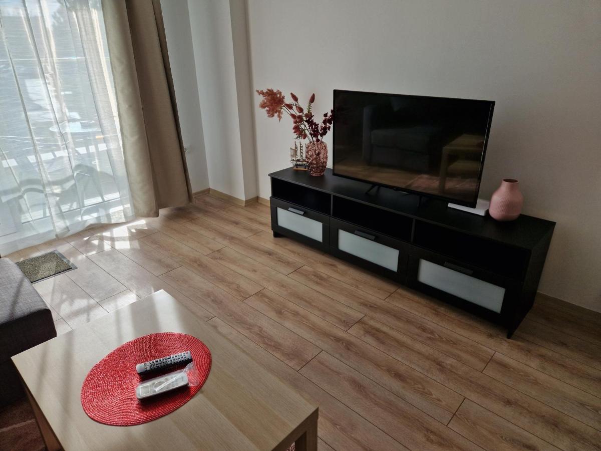 Star Airport Residence Отопени Экстерьер фото