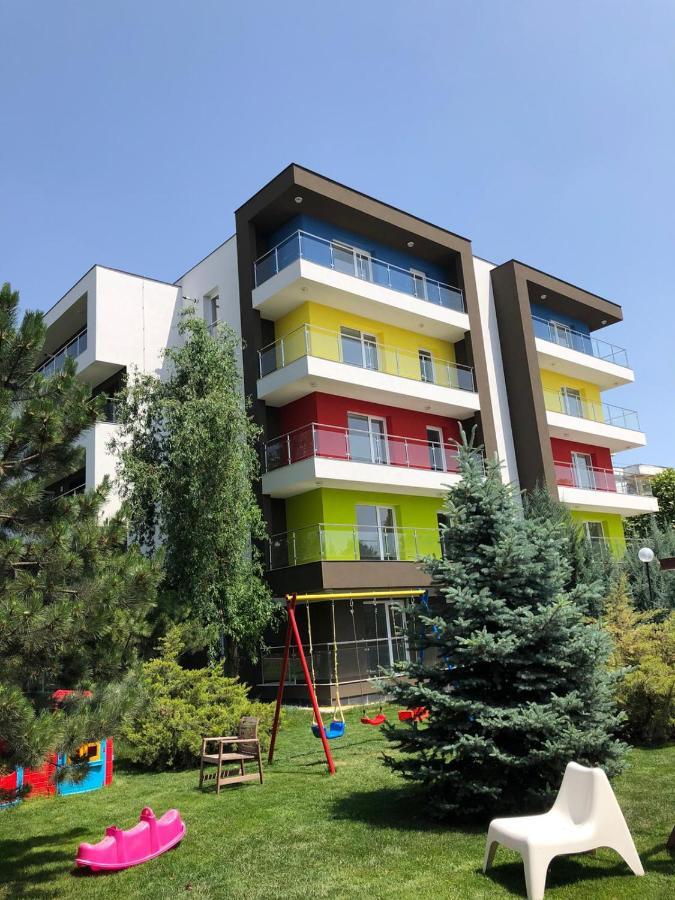 Star Airport Residence Отопени Экстерьер фото