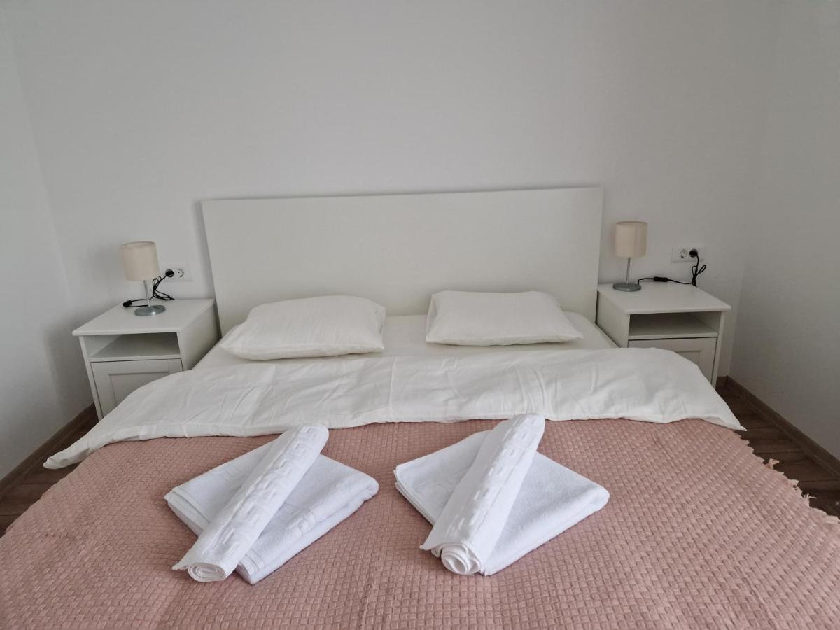 Star Airport Residence Отопени Экстерьер фото