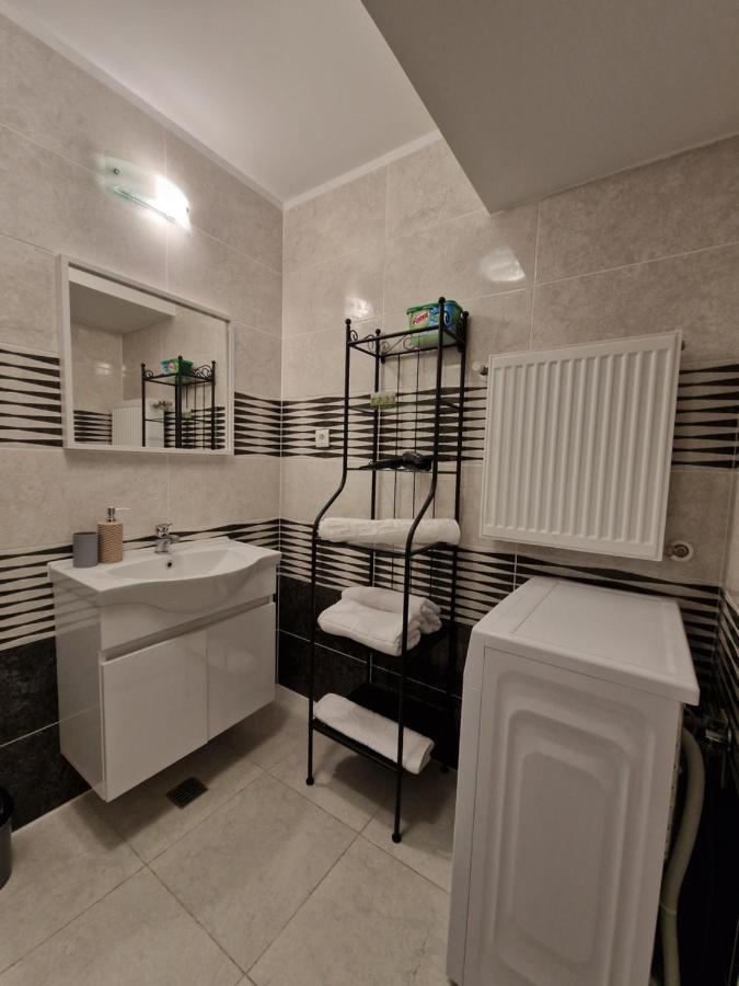 Star Airport Residence Отопени Экстерьер фото