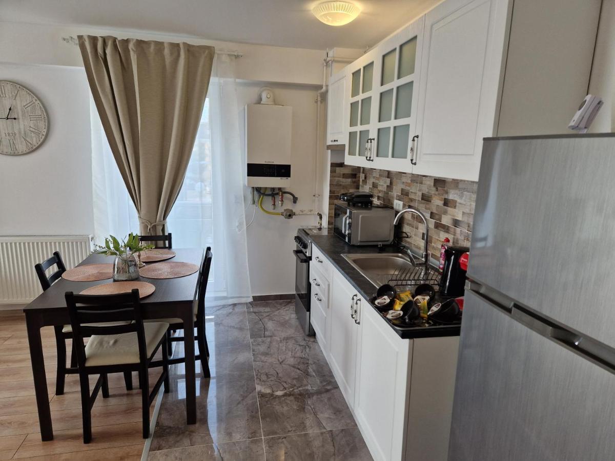 Star Airport Residence Отопени Экстерьер фото