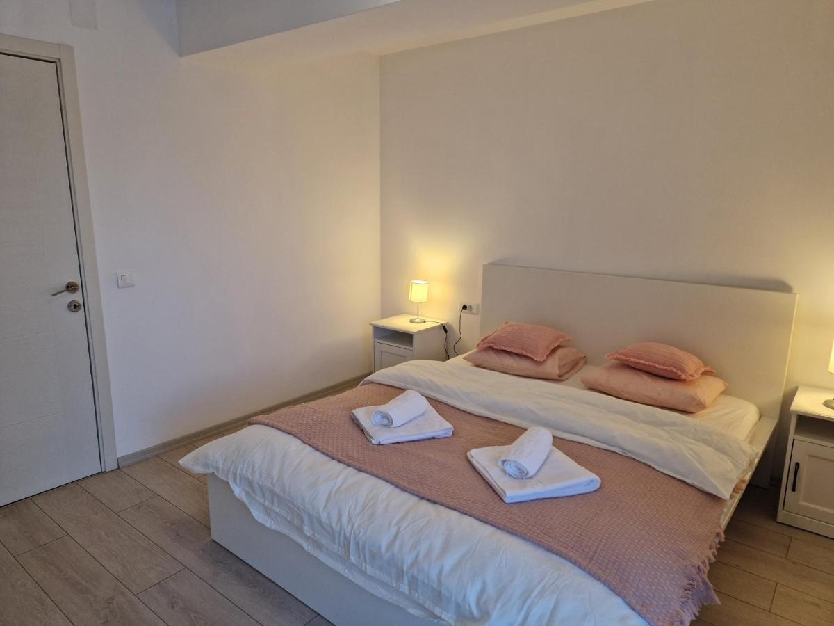 Star Airport Residence Отопени Экстерьер фото