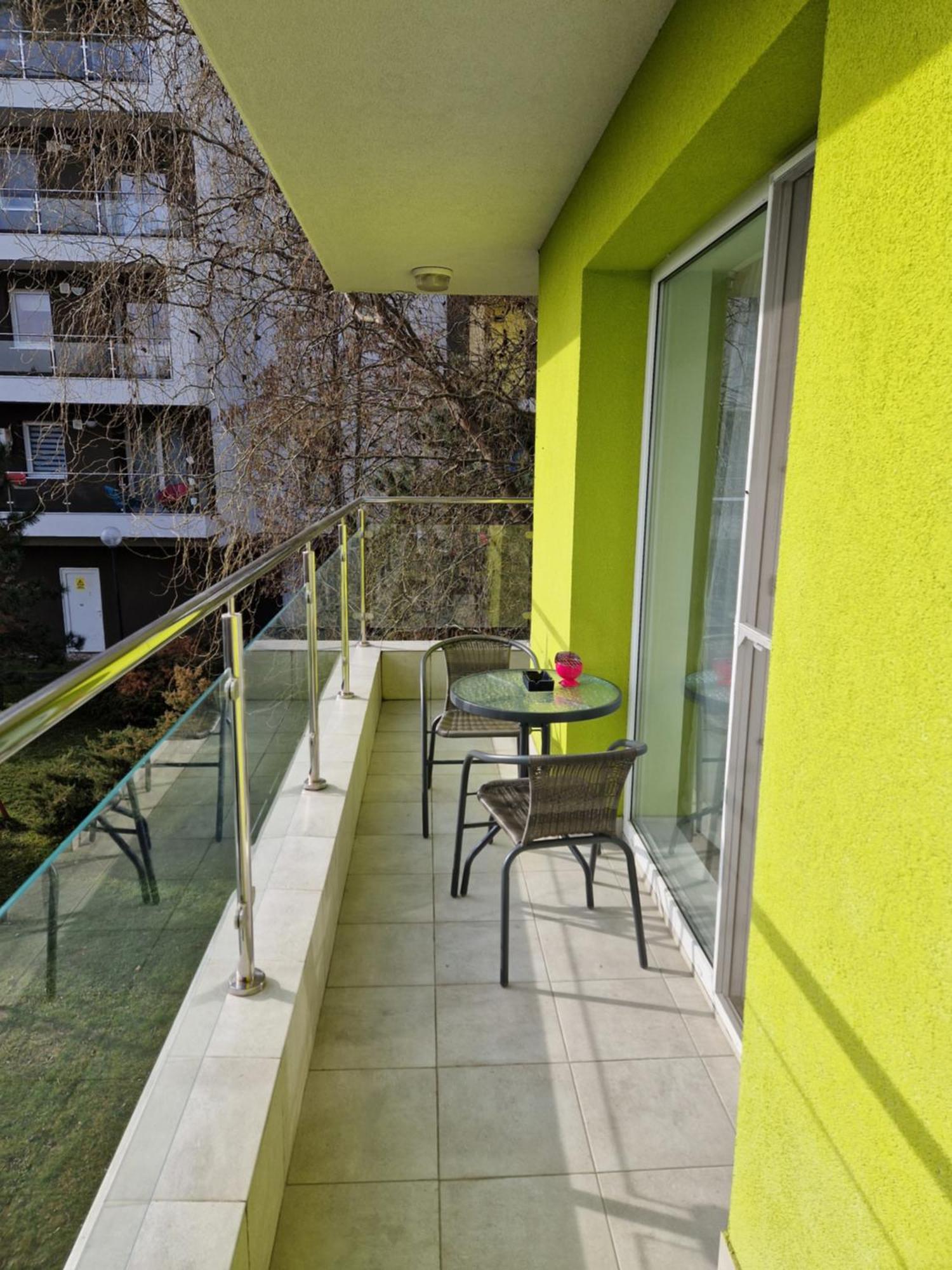 Star Airport Residence Отопени Экстерьер фото