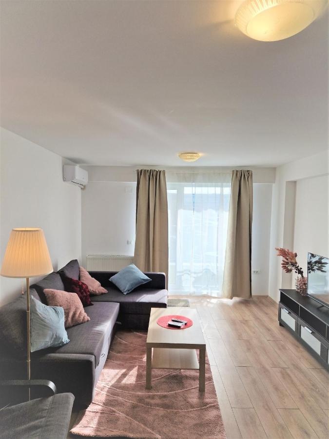 Star Airport Residence Отопени Экстерьер фото